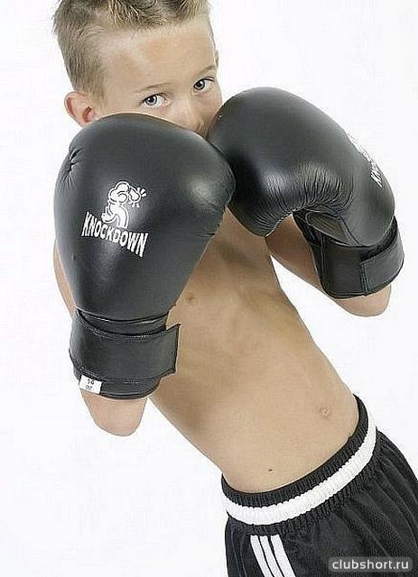 1034_boy-in-sport-shorts-08.jpg